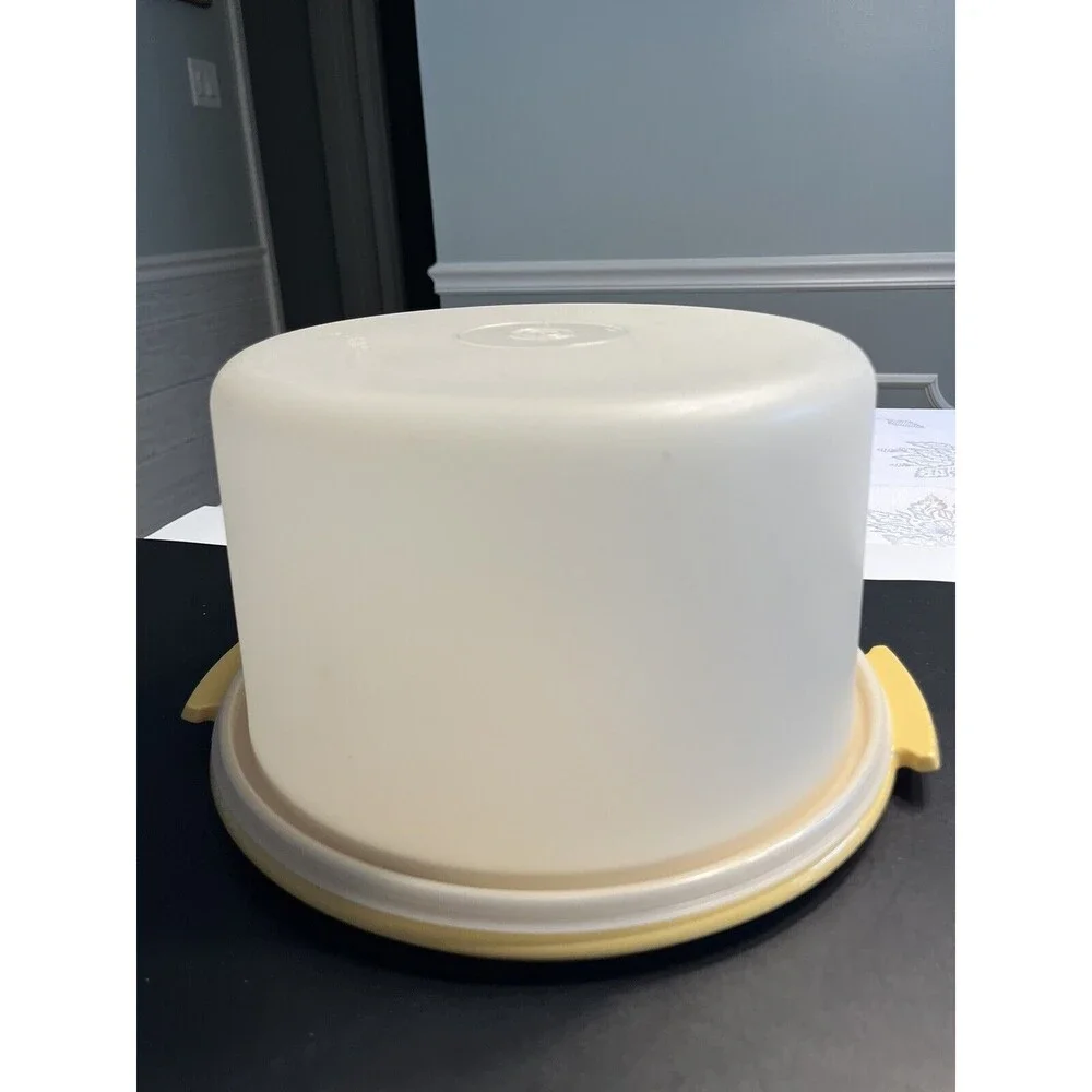 Tupperware Cake Carrier, Cake Taker, Gold, wLid, #684-5, 12 Inch Vintage